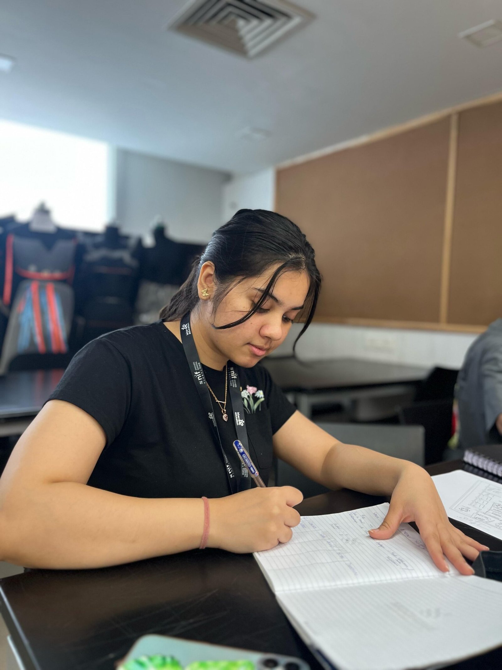 Student attending design courses in Mumbai at NIF Global Mumbai design institute classroom training